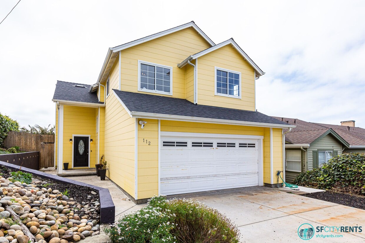 Primary Photo - Pacifica: Unfurnished Single Family Home w...
