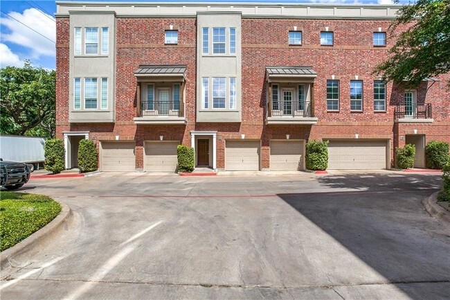 Building Photo - 4419 Buena Vista St