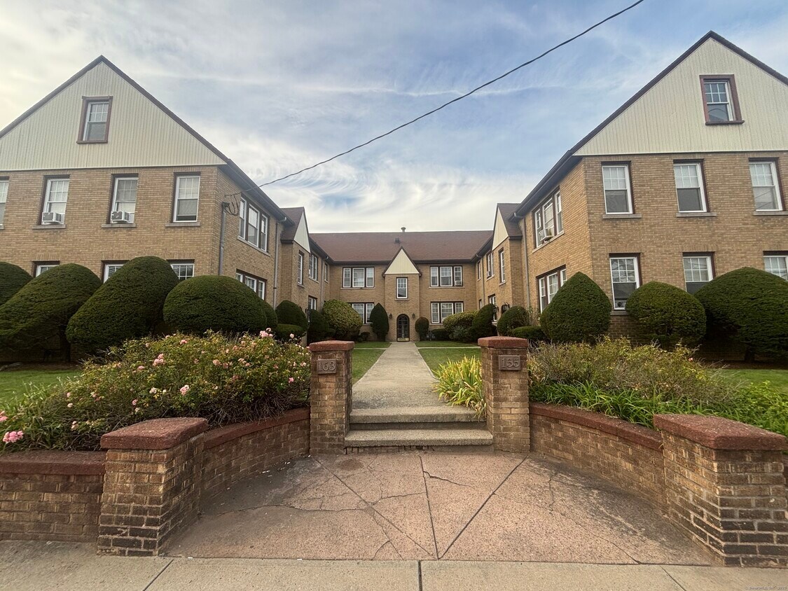 Primary Photo - 155 Elm St