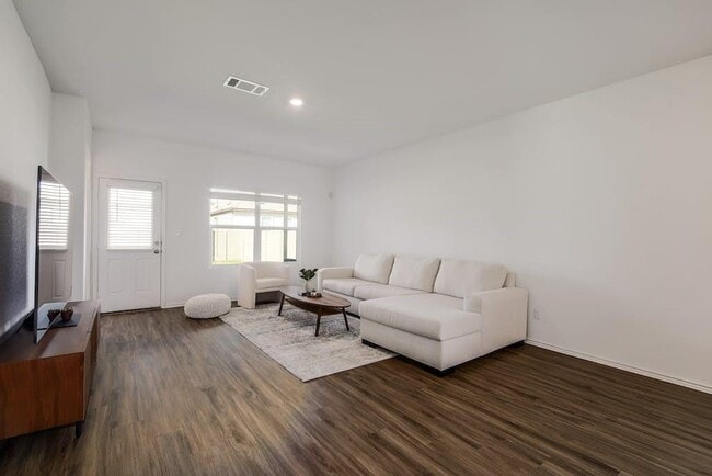 Foto del edificio - 116 Cherry Ridge Rd