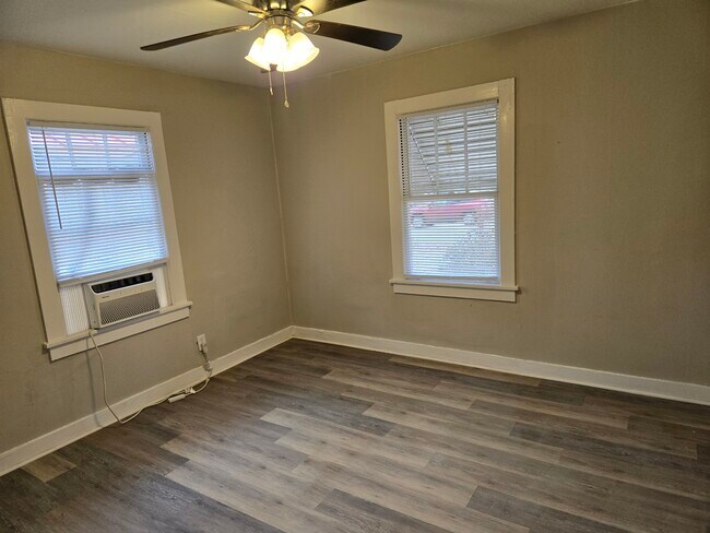 Foto del edificio - 1919 Warren St