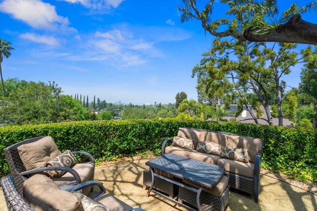 Foto del edificio - 4481 Deanwood Dr