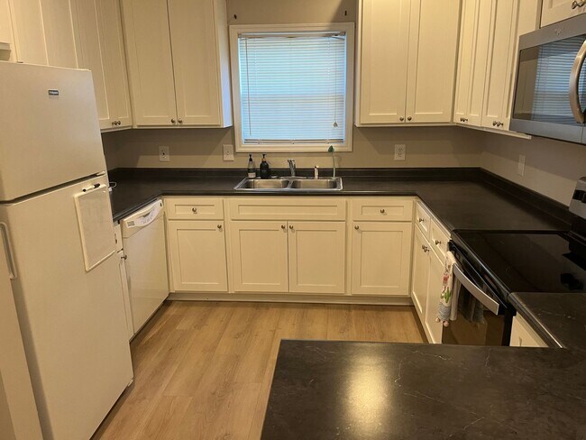Building Photo - Condo at South Creek Available in August!