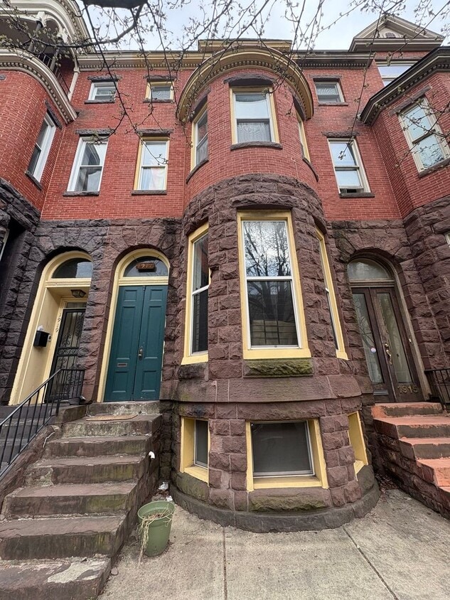 Well-Appointed Charles Village/Station Nor... - Well-Appointed Charles Village/Station Nor...