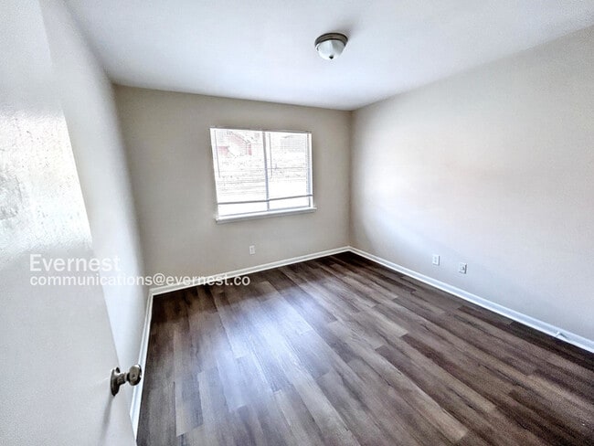 Building Photo - 7740 Rugby Ave