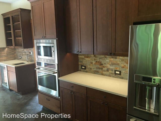 Foto del edificio - 160 Linden Park Pl