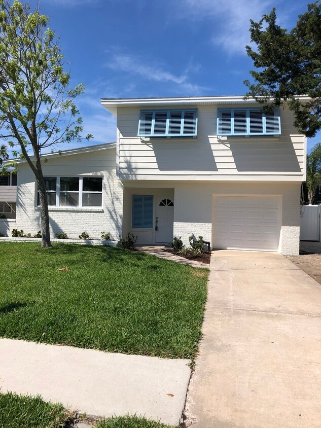 Primary Photo - 240 Hopkins St