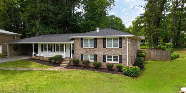 Building Photo - 3925 Chicamauga Dr
