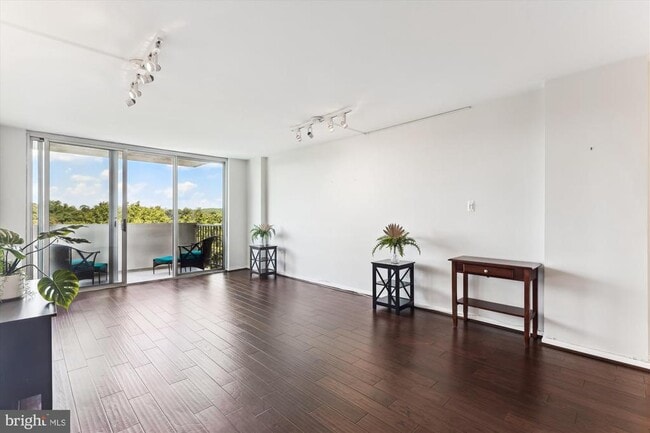 Foto del edificio - 2939 Van Ness St NW