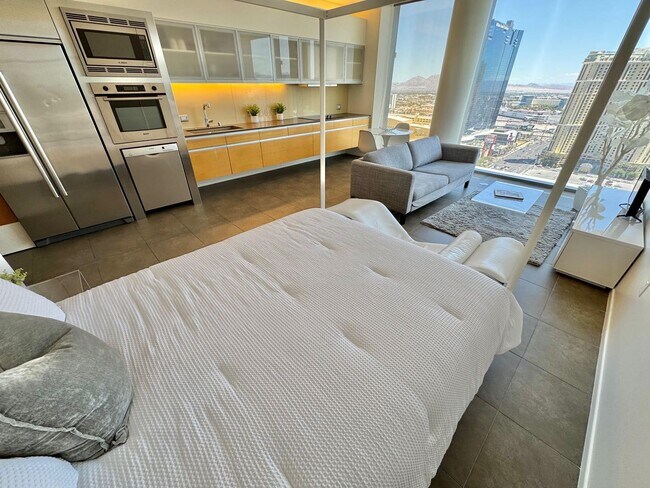 Building Photo - BEAUTIFUL, TURN-KEY HIGH-FLOOR CONTEMPORAR...