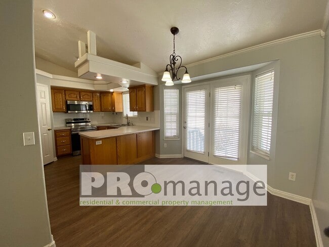 Building Photo - 4149 Birchwood Cir