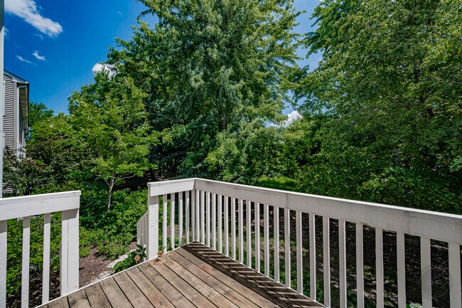 Foto del edificio - 2835 White Thorn Cir