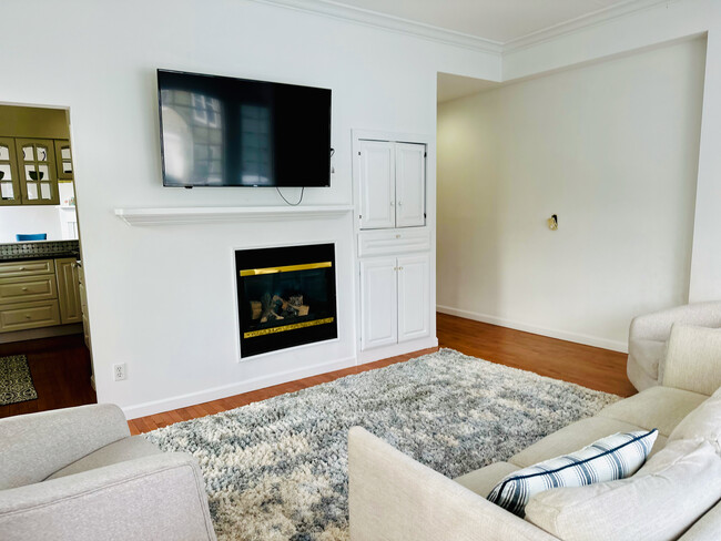 Fireplace in living room - 1 Varrell Ln