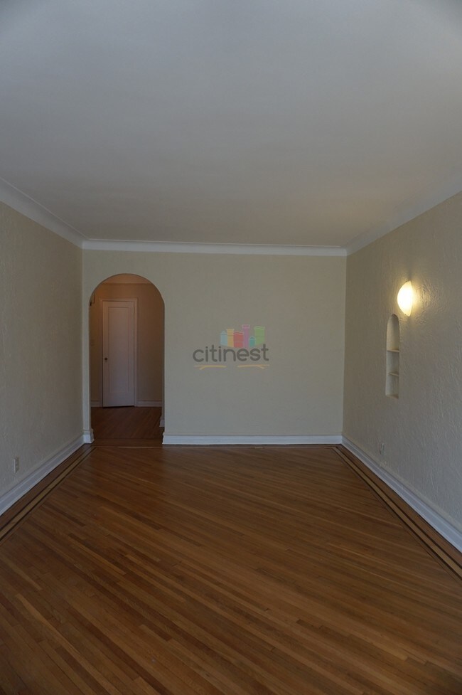 Foto del edificio - 9949 Shore Rd