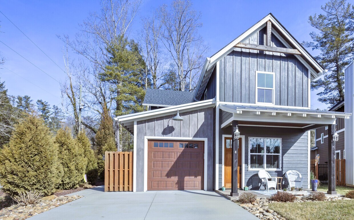 4 Phillip Ln, Arden, NC 28704 House Rental in Arden, NC