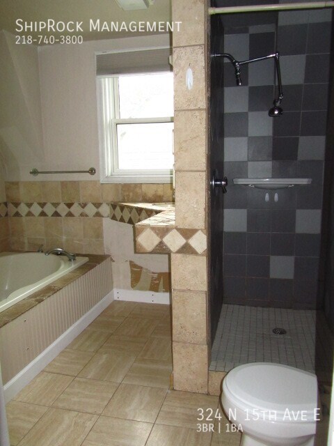 Building Photo - 324 N 15th Ave E