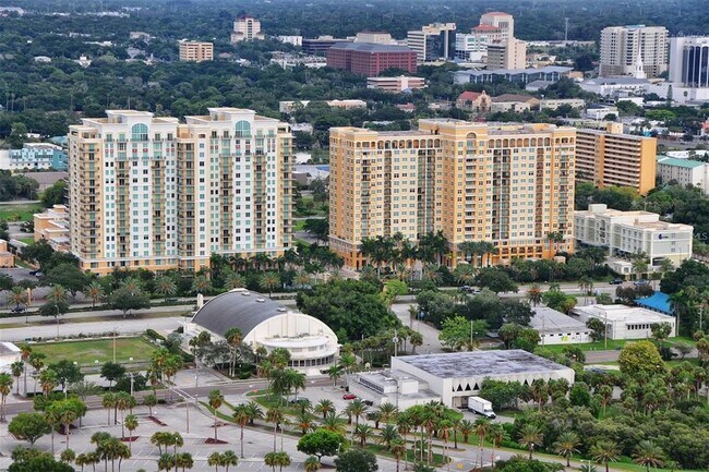 Building Photo - 750 N Tamiami Trl