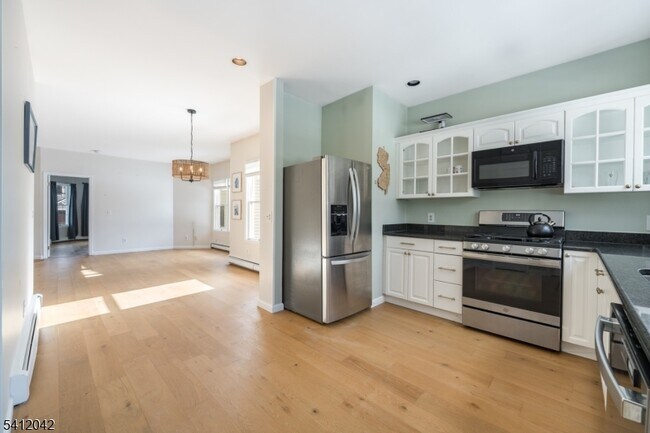 Foto del edificio - 30 Sussex Ave