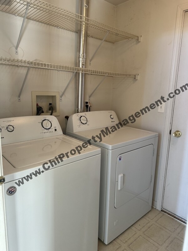 Foto del edificio - 14121 Faulkner Ct