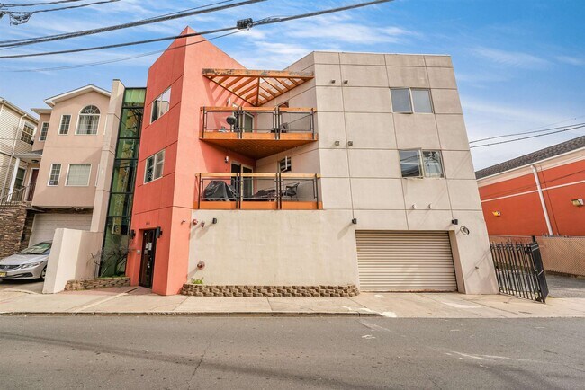 Building Photo - 416 63rd St