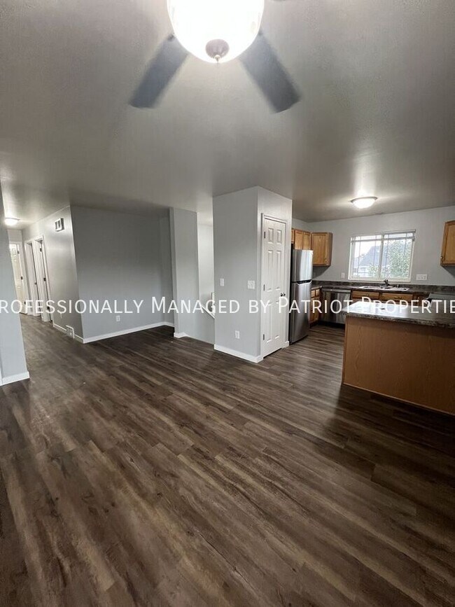 Foto del edificio - 319 Tall Grass Trail