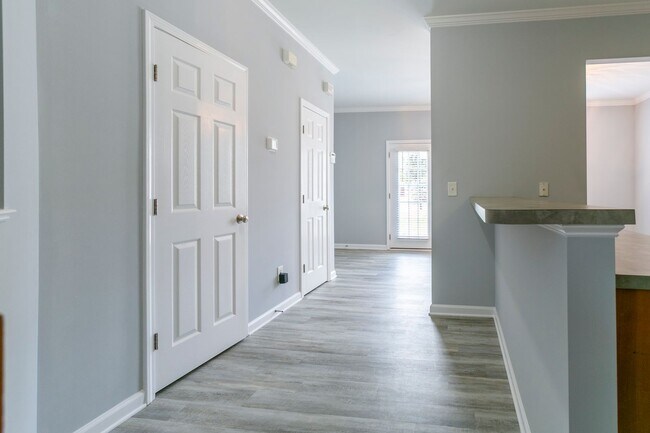 Foto del edificio - Peaceful 3-Bed, 2-Bath End Unit Townhome in Powell Place