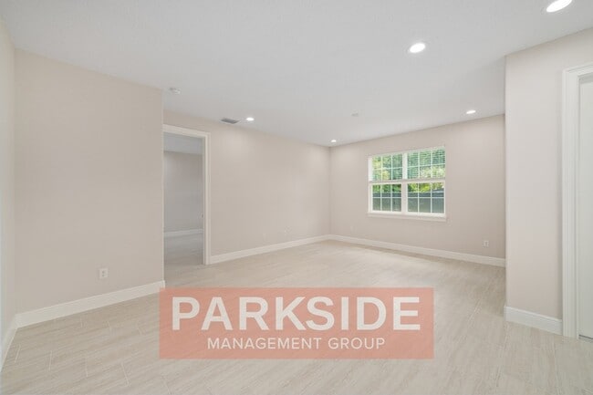 Foto del edificio - 3736 SE 137th St