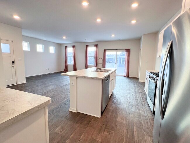 Foto del edificio - 6308 Juniper Dr