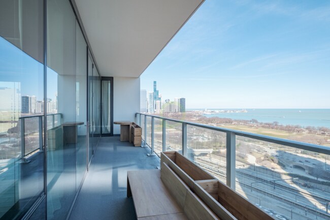 Foto del edificio - 1150 S Indiana Ave