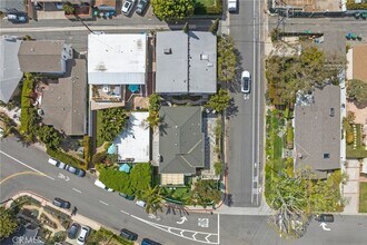 Building Photo - 215 Monterey Dr