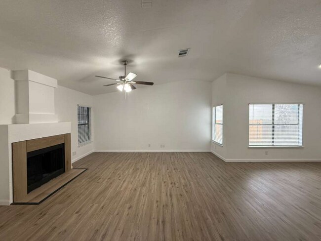 Building Photo - 5747 Hawaiian Sun Dr