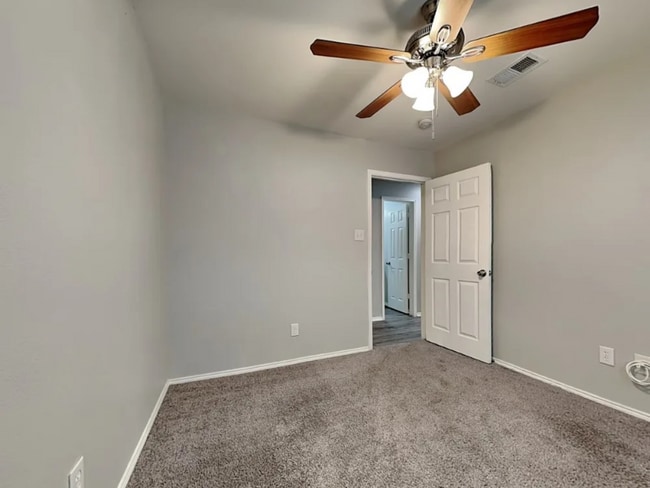 Foto del edificio - 3816 Sycamore Ln