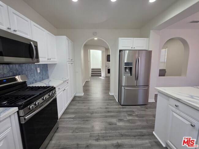 Foto del edificio - 26913 Monterey Ave