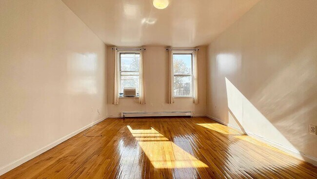 Foto del edificio - 1374 Bushwick Ave