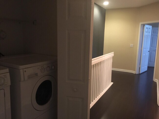 Building Photo - 3102 NW 24th Way