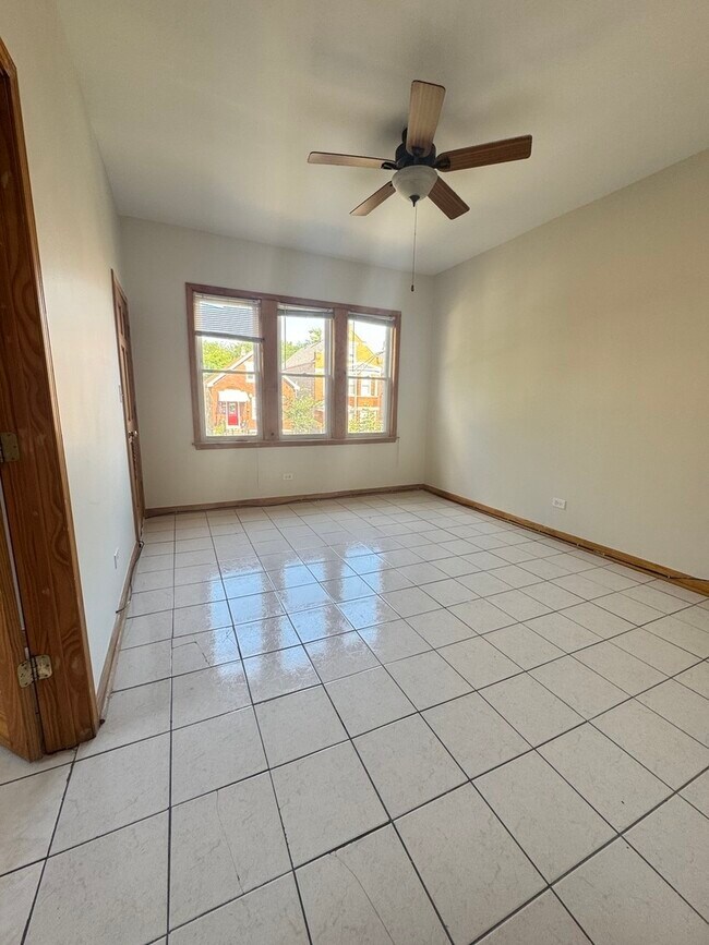 Foto del edificio - 3028 S Springfield Ave