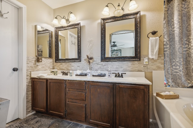 Foto del edificio - 20449 N 38th Dr