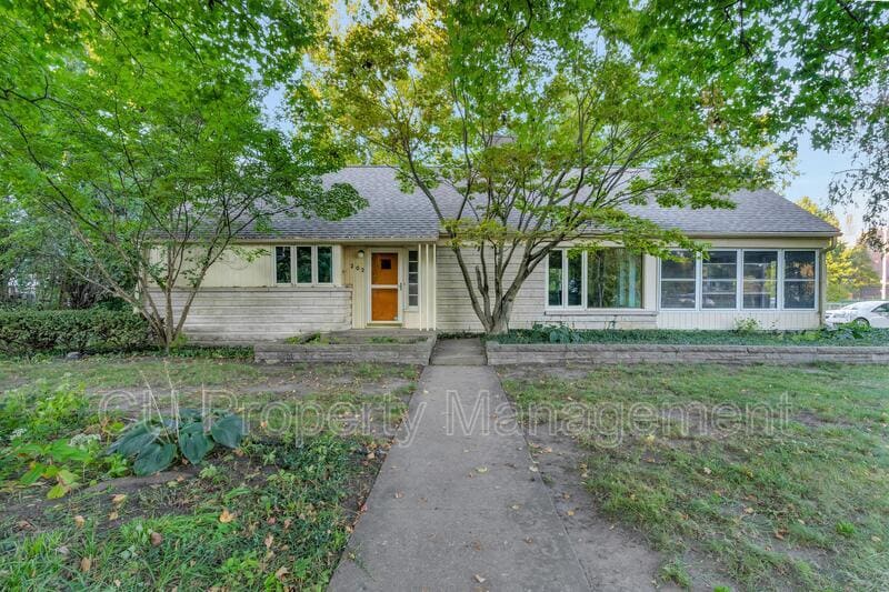 Foto principal - 202 W Indiana Ave