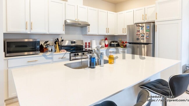 Foto del edificio - 24460 E Harrier Ln