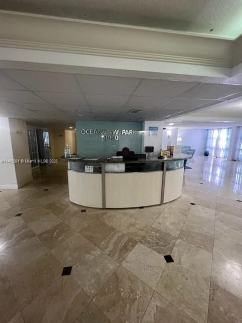 Building Photo - 1000 Parkview Dr