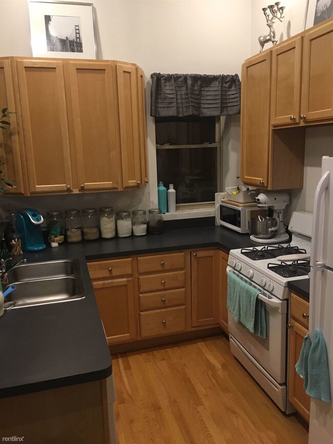 Foto del edificio - 1 br, 1 bath  - 835 W Lawrence Ave Apt 3N