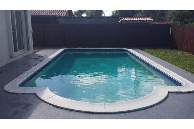 Foto del edificio - 20322 NE 14th Ct