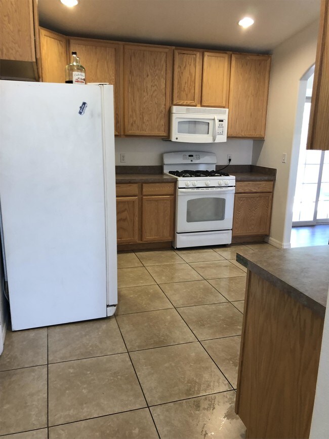 Building Photo - 6595 Persia Ave