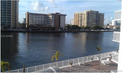 Building Photo - 1913 S Ocean Dr