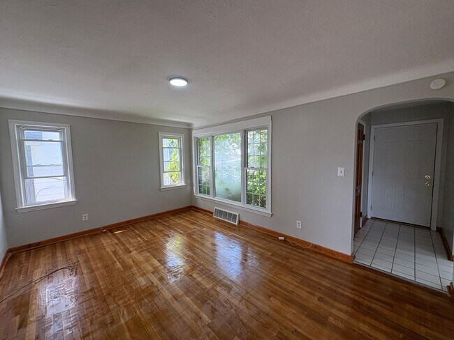 Foto del edificio - 5129 E 114th St