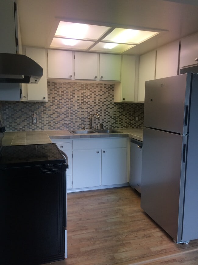 New kitchen - 9552 Interlake Avenue North