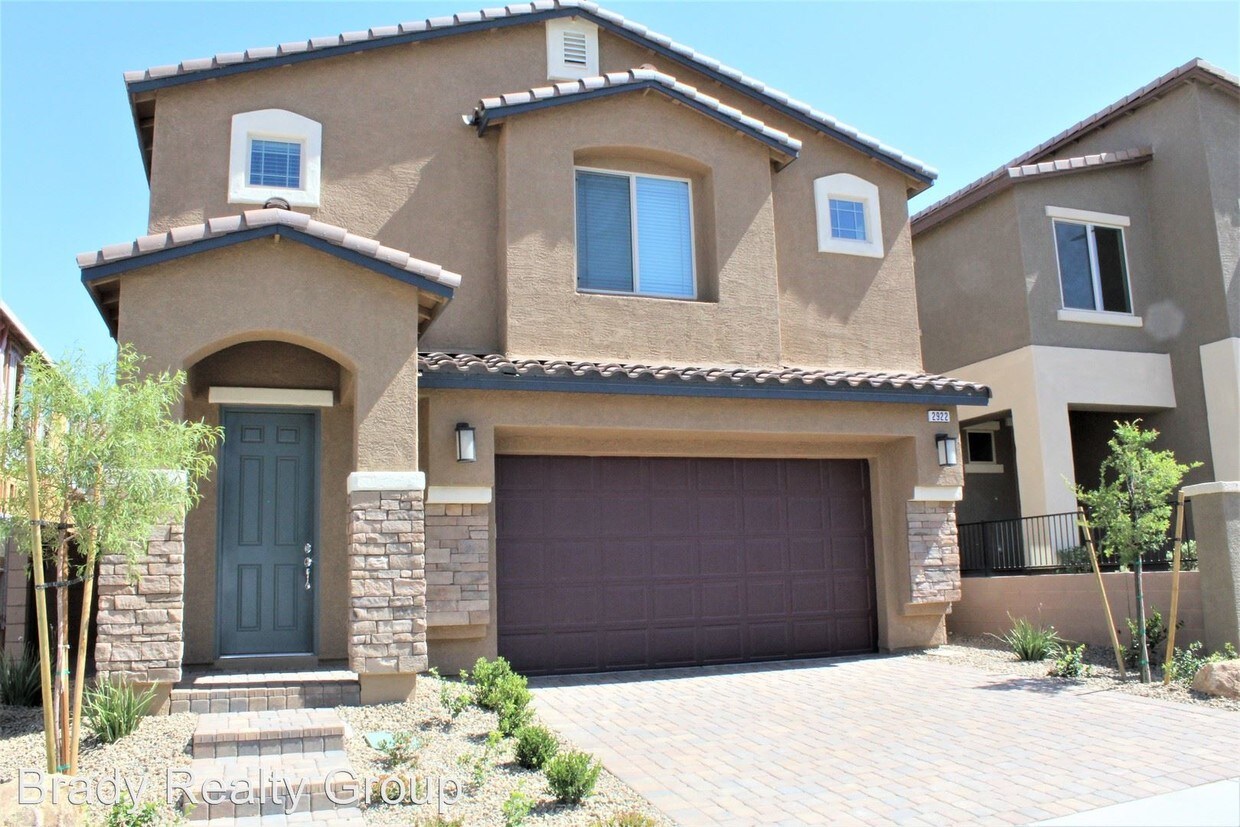 Foto principal - 5 br, 3 bath House - 2922 Tremont Ave