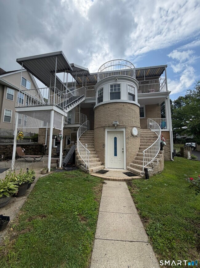Foto del edificio - 125 Atwater Ave
