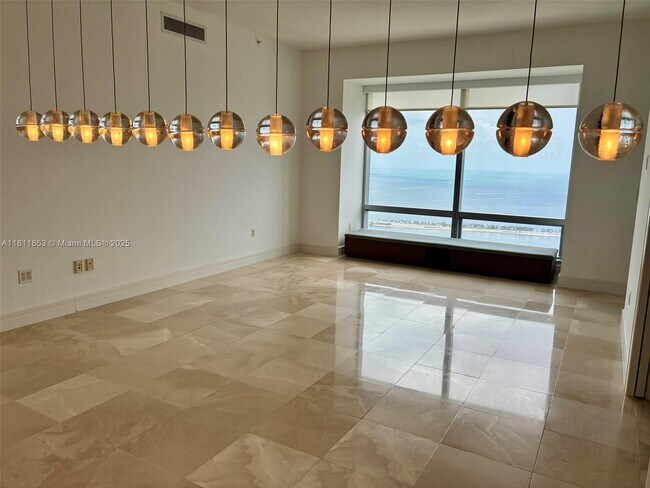 Foto del edificio - 1425 Brickell Ave