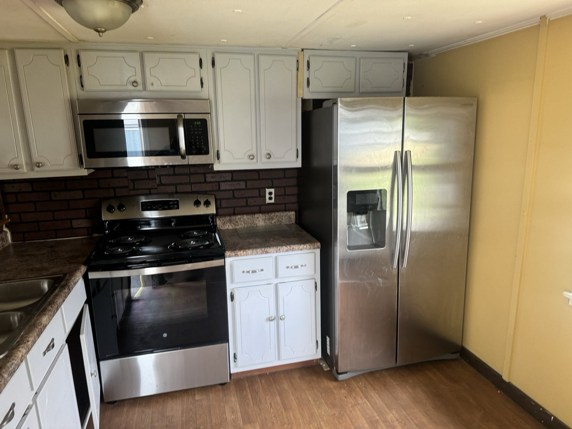 Foto principal - Move in ready 2 bedroom, 1 bathroom home i...